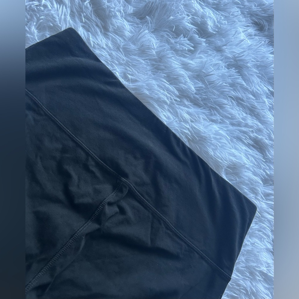 Puma Black & Gold Logo Leggings – Excellent Condition - Picture 7 of 7